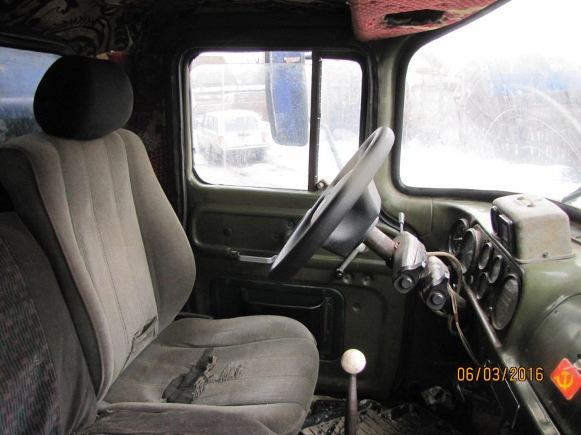 ЗИЛ 131 салон кабины