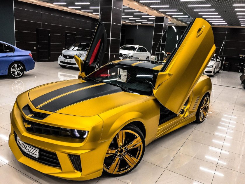 Шевроле Камаро Золотая