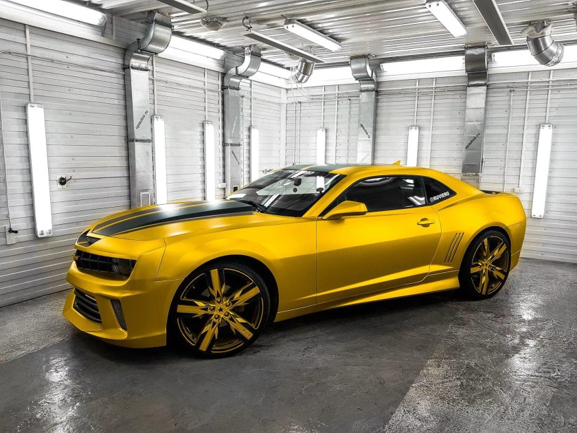 Шевроле Камаро Золотая