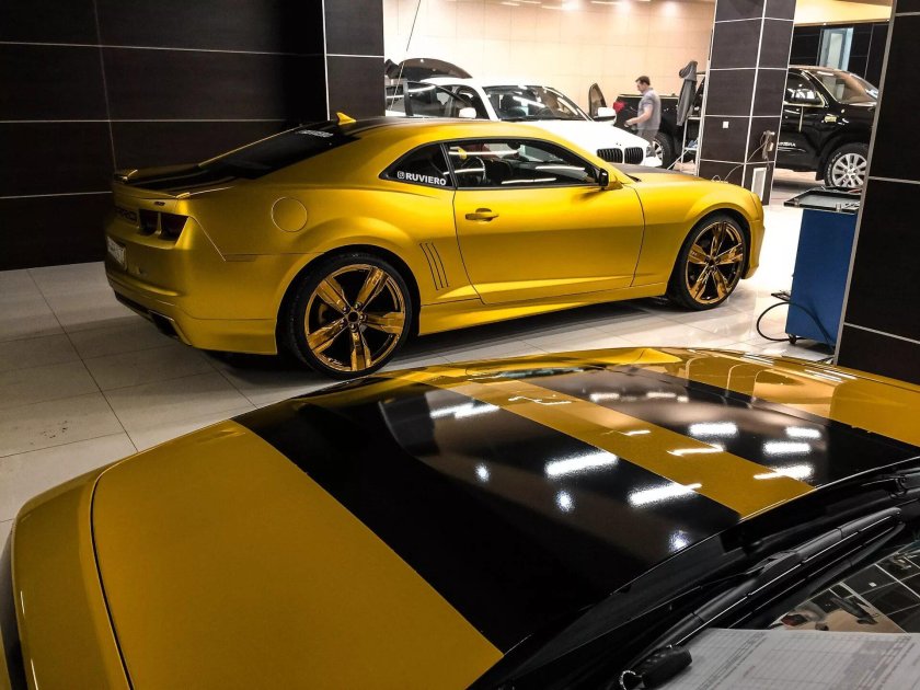 Шевроле Камаро Золотая