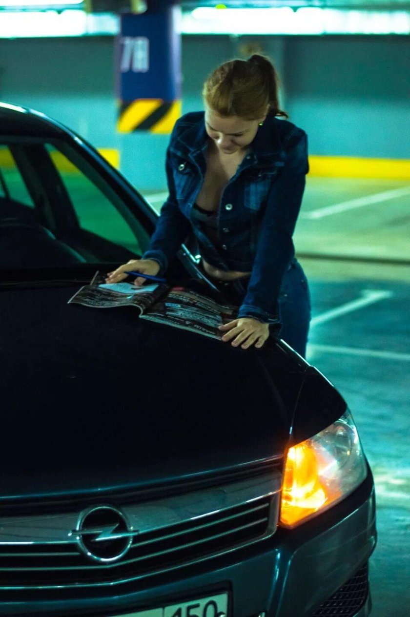 Девушки и Опель