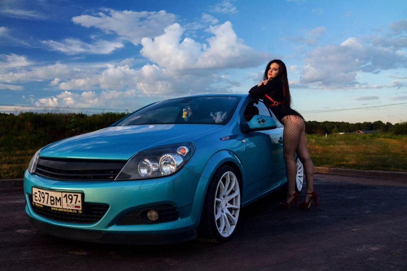 Opel Astra h GTC girls