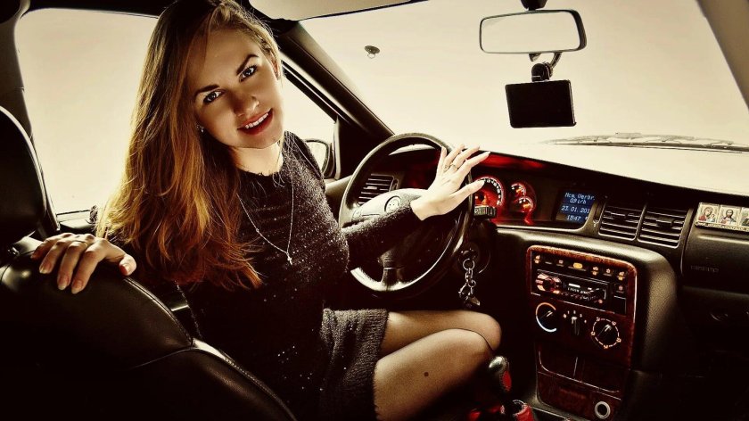 Ситроен девушки