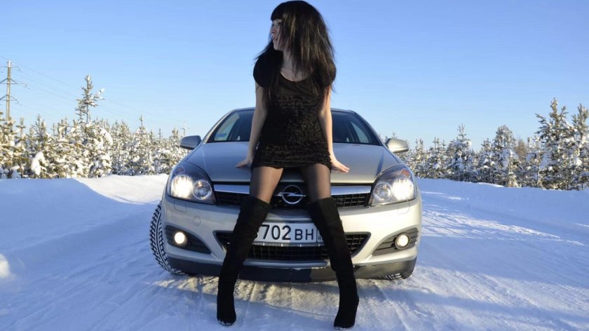 Девушка зима машина
