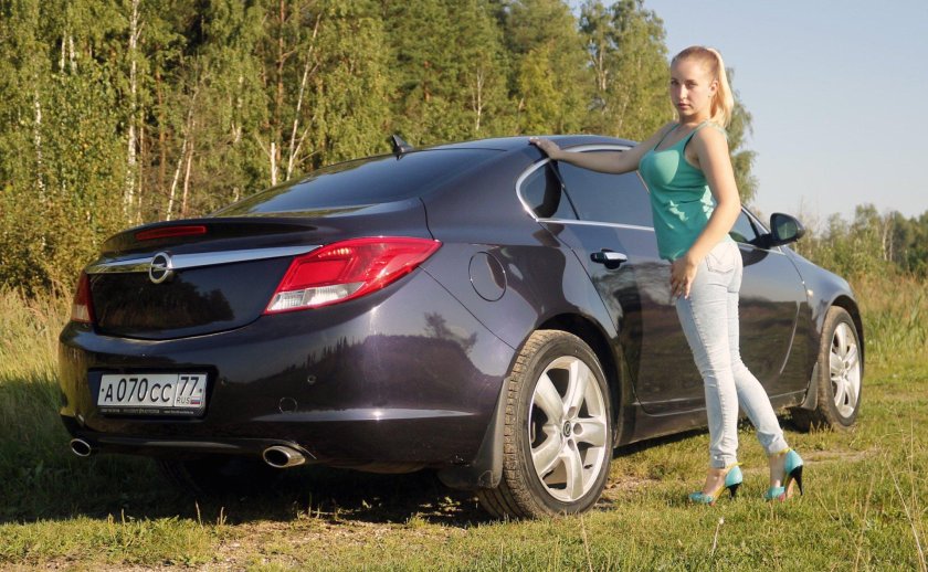 Девушки и Опель