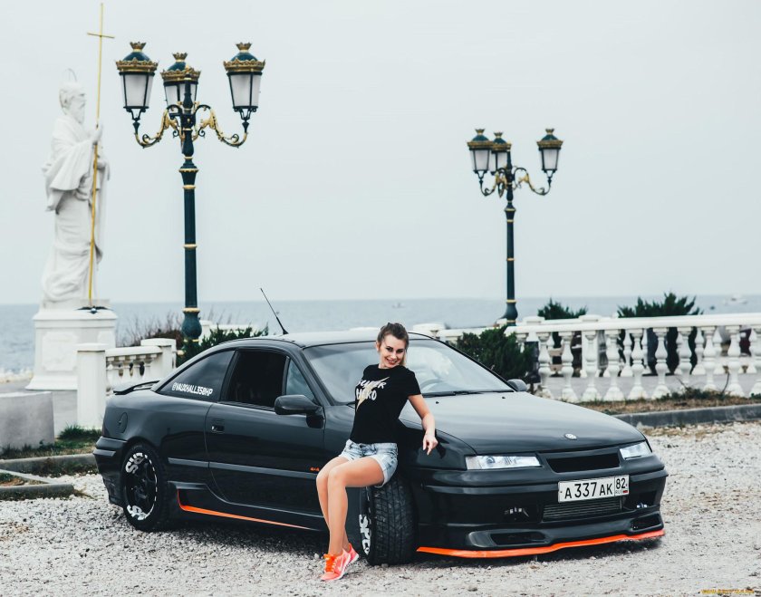 Девушки и Опель