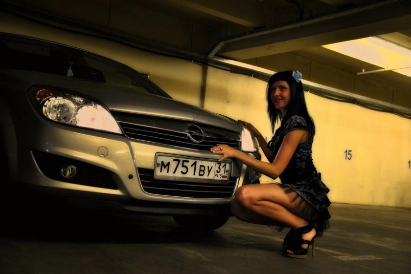 Девушки и Опель