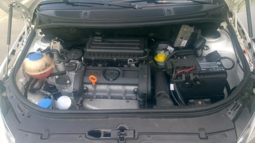 Фабия 2 1,6 2011 подкапотка