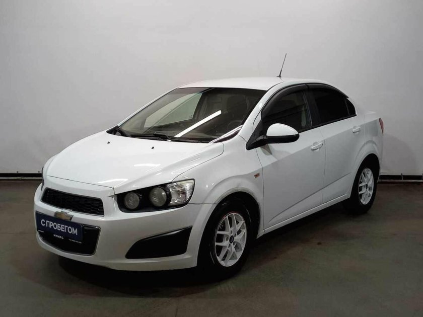 Шевроле авео белая 2013