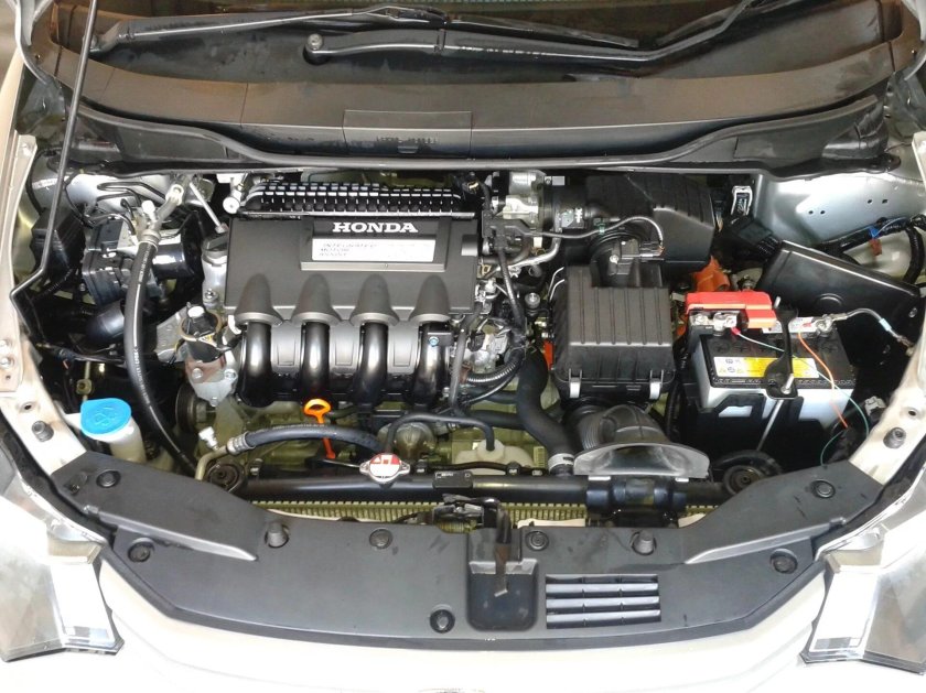 Honda Insight мотор