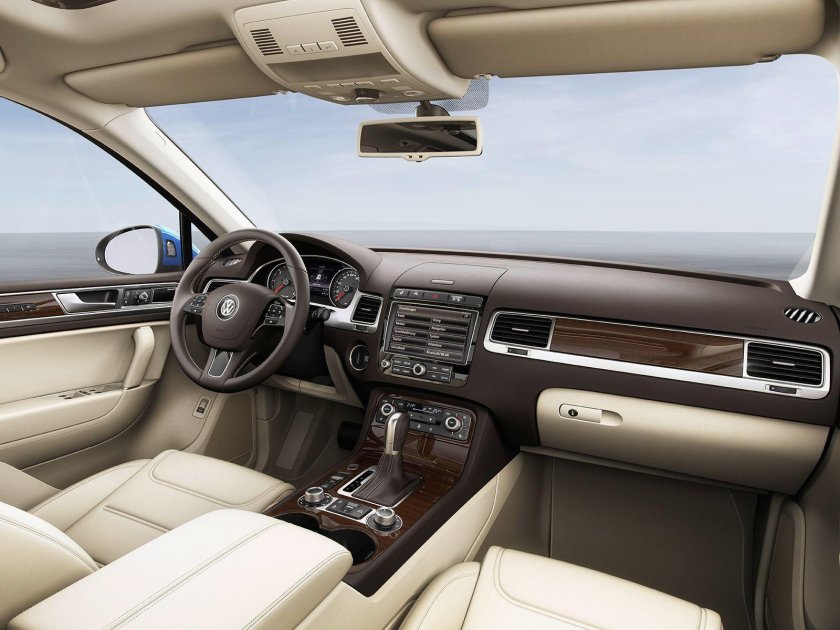 Фольксваген Туарег 2015