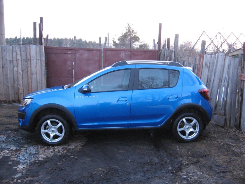 Сандеро степвей 2