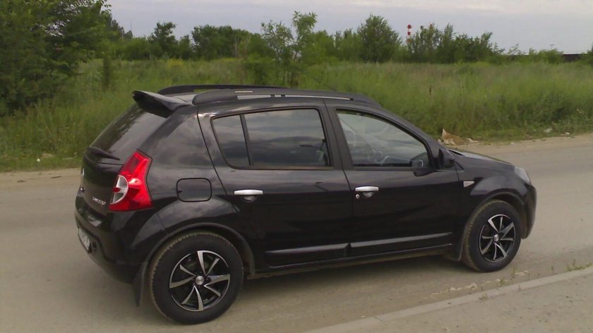 Рено Сандеро степвей на 17 колесах