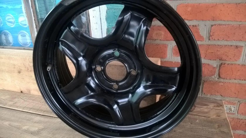 Штампованные диски Renault Sandero Stepway r16