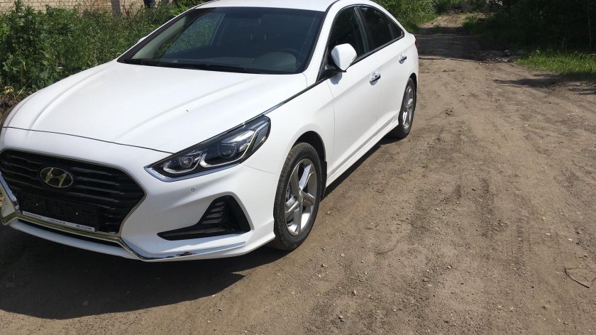 Белый hyundai sonata