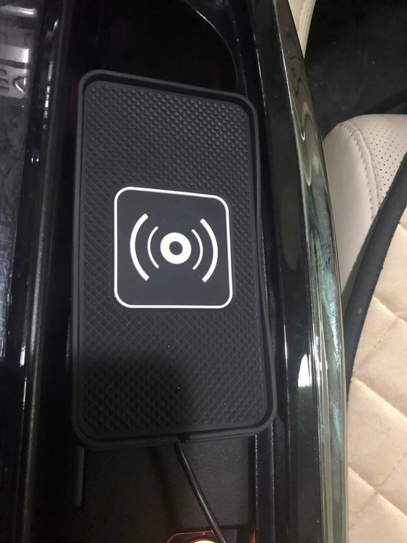 Infiniti qx80 беспроводная зарядка