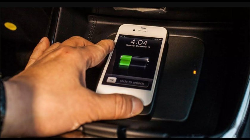 Беспроводная зарядка Камри 55