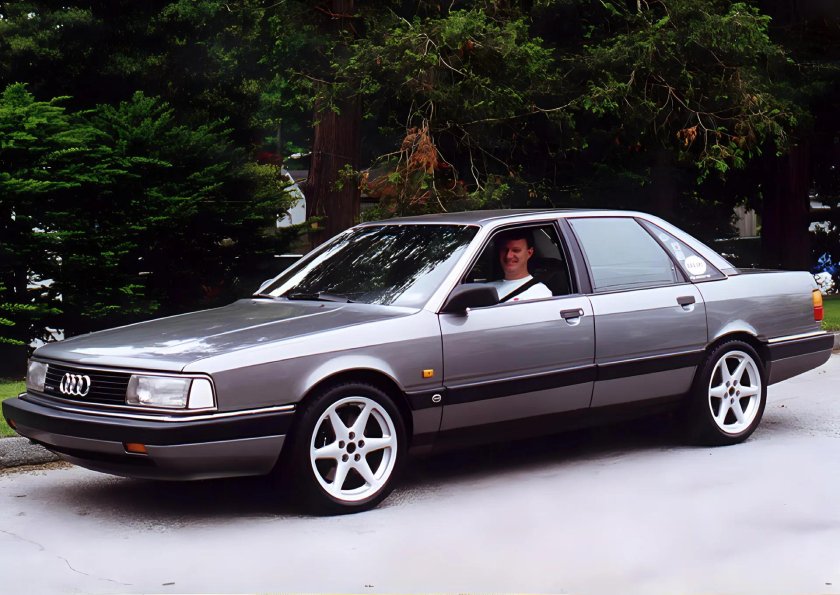 Ауди 200 седан