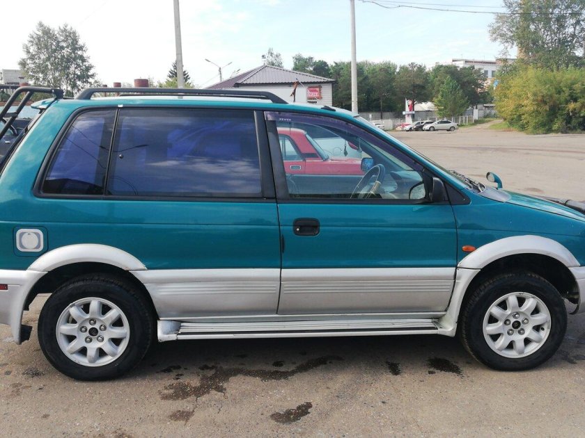 Mitsubishi space runner 1991 1999