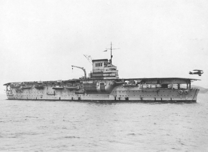 Французский авианосец Беарн