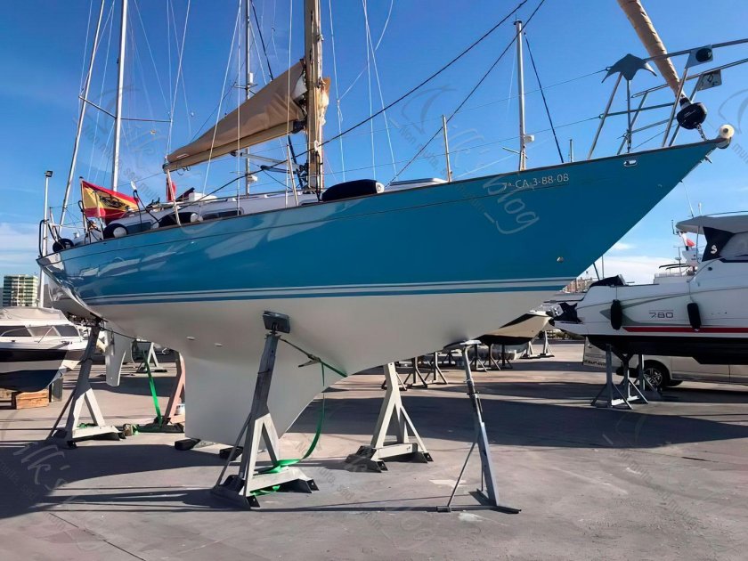 Парусная яхта