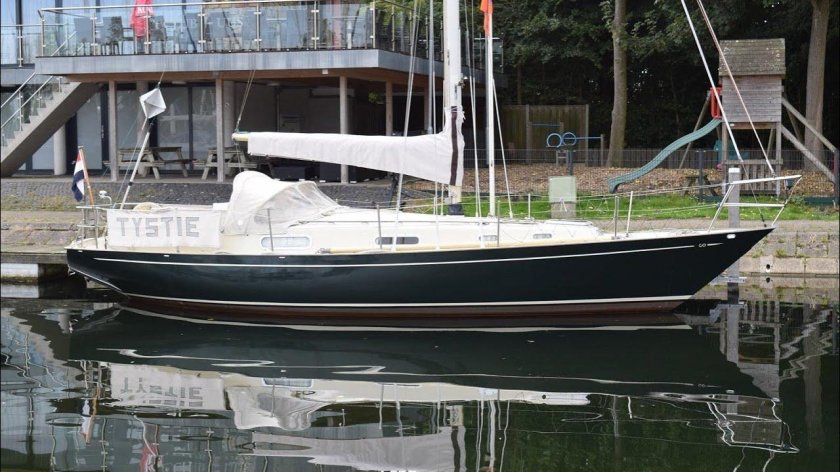 Парусная яхта