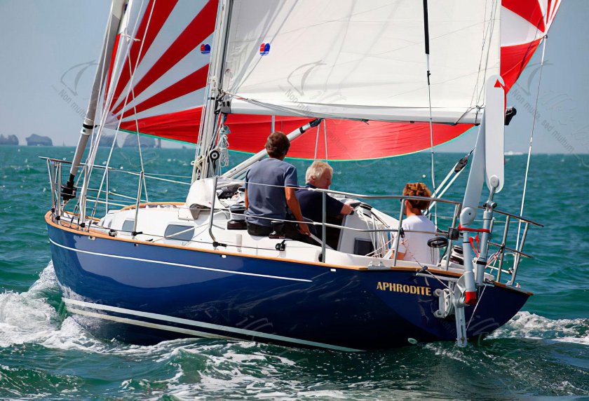 Яхта парусная