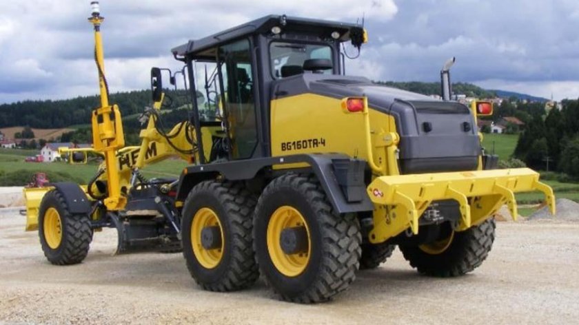 Автогрейдер HBM-NOBAS bg240ta-4