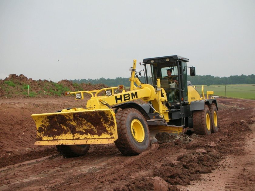 Грейдер HBM 240