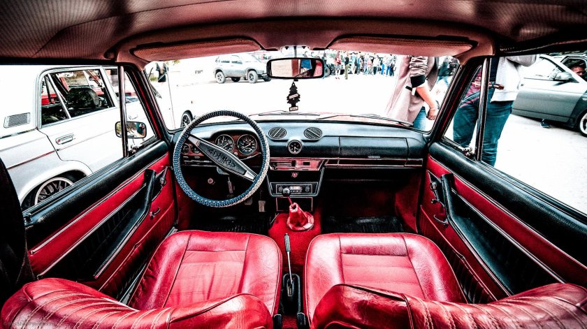 ВАЗ-2103 седан салон