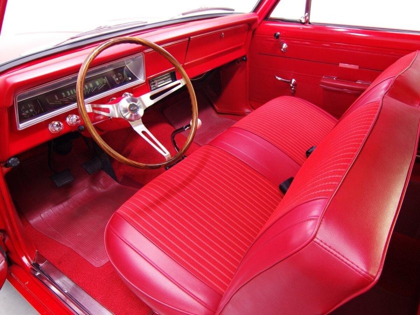 ГАЗ 24 красный салон