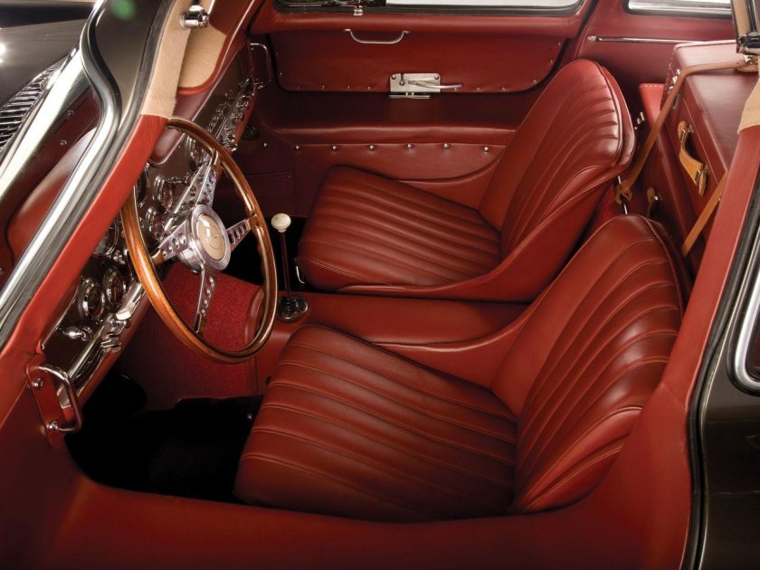Mercedes 300sl Gullwing салон