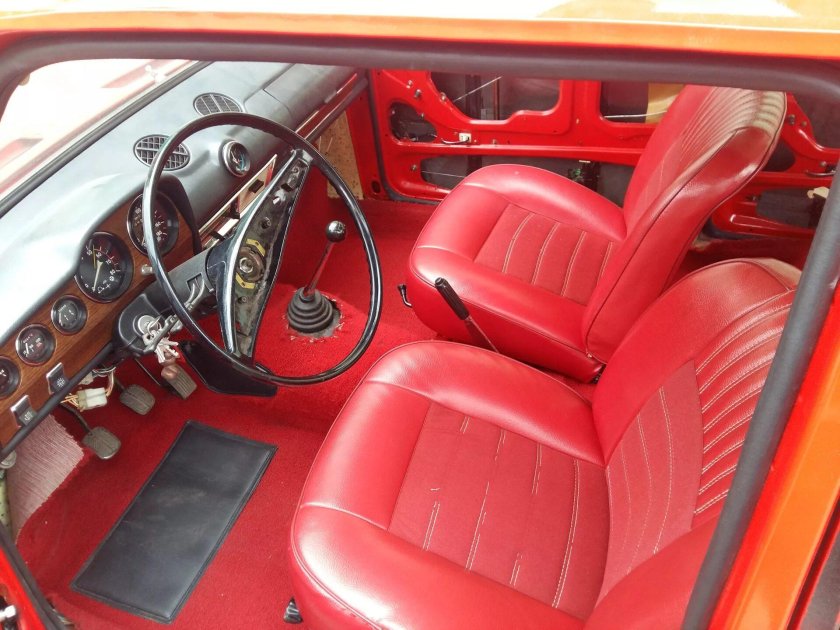 ВАЗ 2103 салон