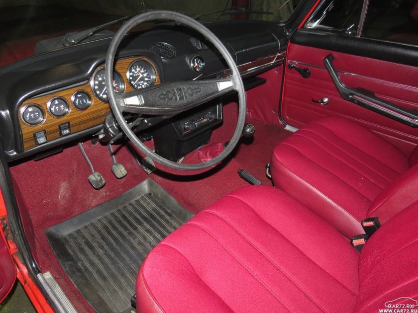Красный салон ВАЗ 2106