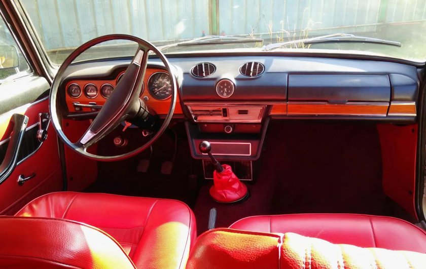 ВАЗ 2103 Люкс