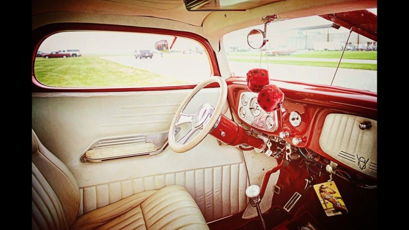 Салоны внутри ретро машины