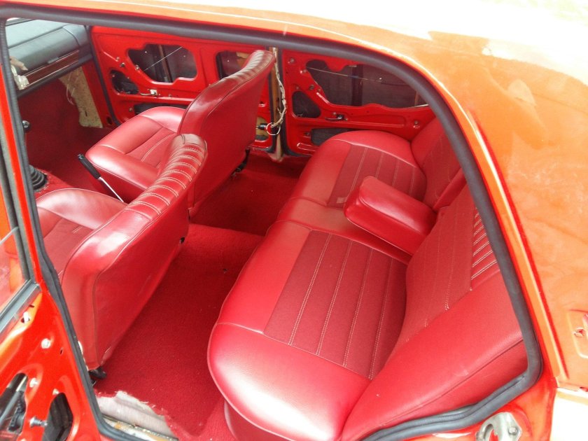 Красный салон ВАЗ 2105