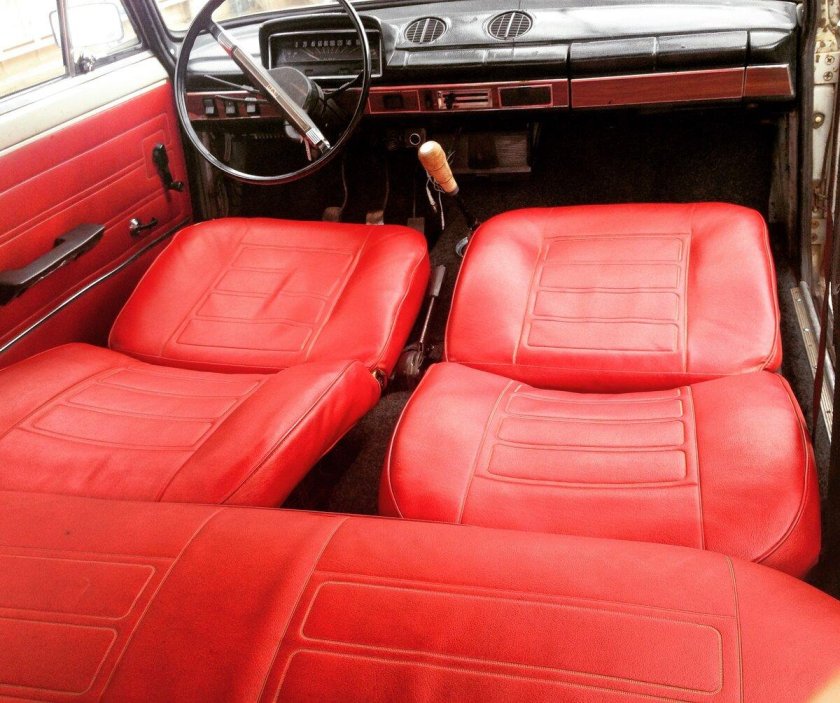 Красный салон ВАЗ 2101