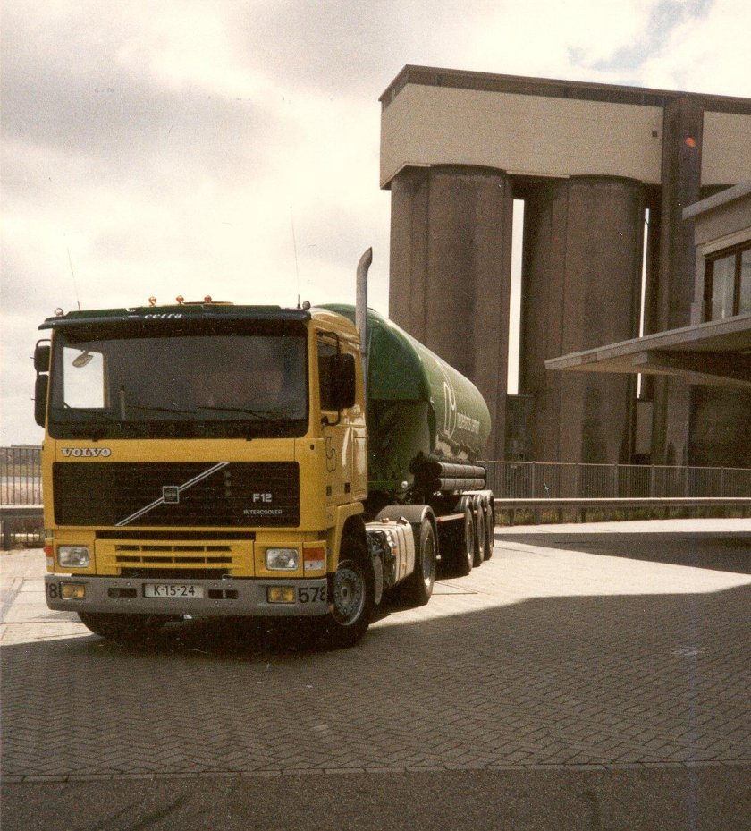 Грузовик Вольво ф16