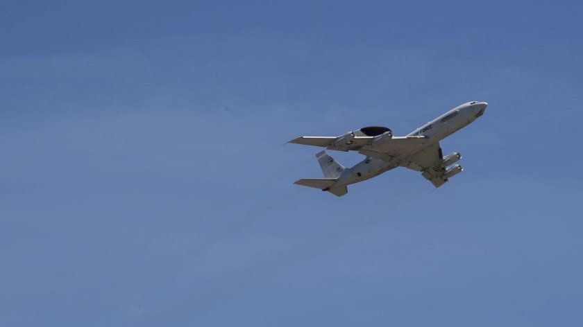 Самолет стран НАТО AWACS