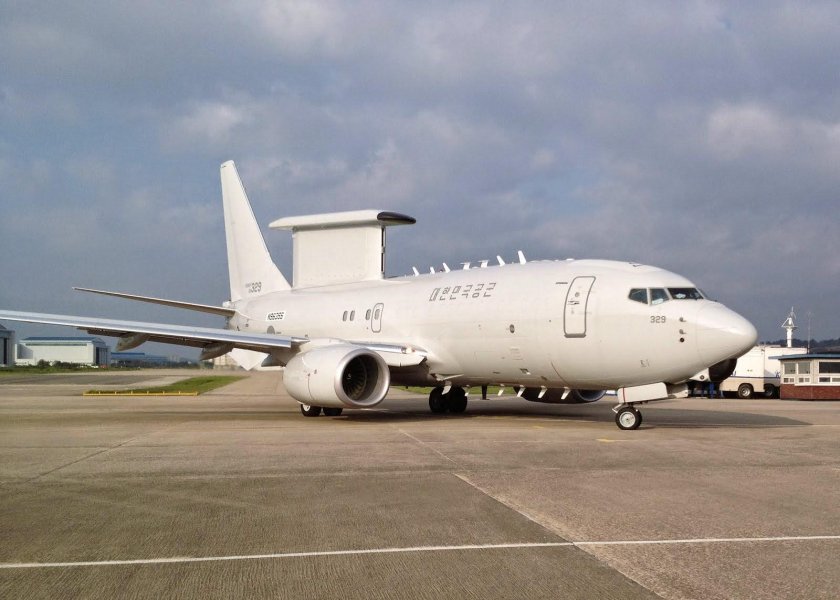 Boeing 737 aew c