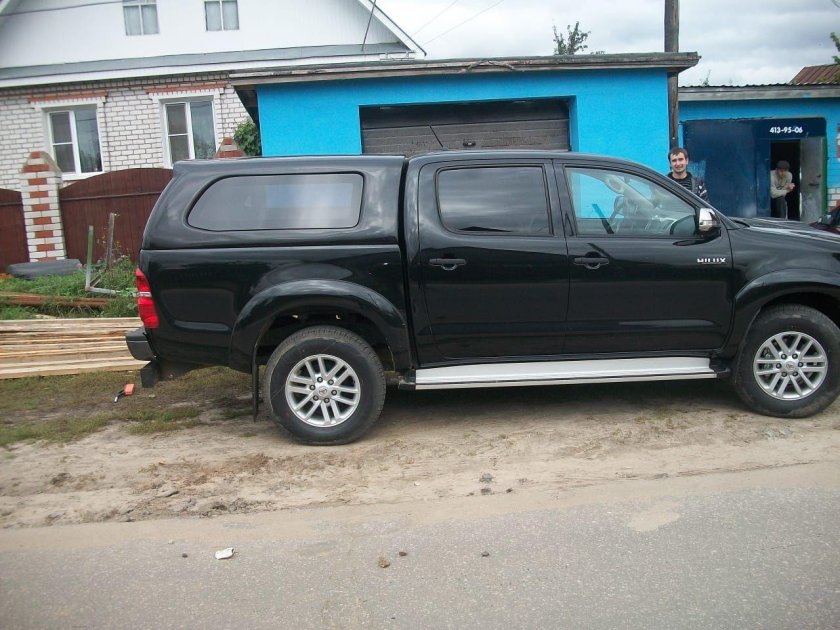 Тойота Хайлюкс с кунгом