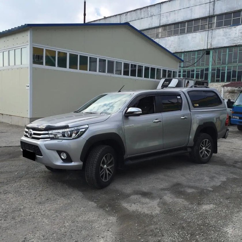 Тойота Хайлюкс с кунгом