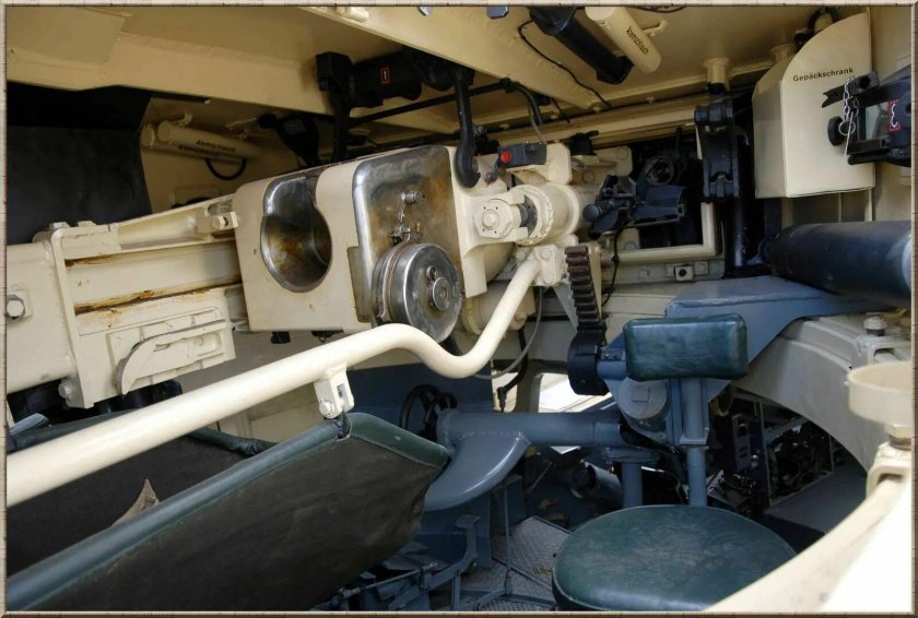 Место мехвода танка тигр