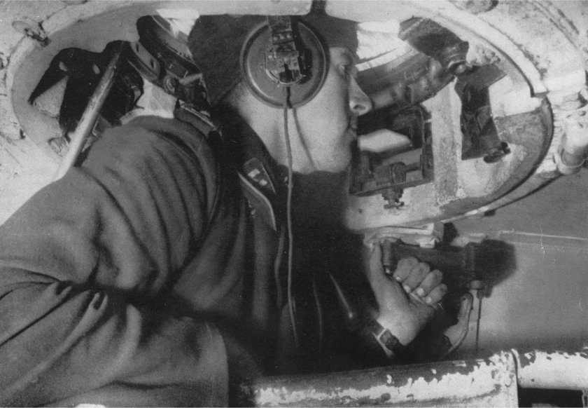 Внутри танка пантера