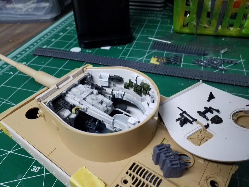 Моторный отсек танка тигр 1