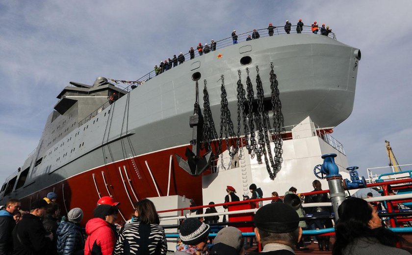 Боевой ледокол Иван Папанин