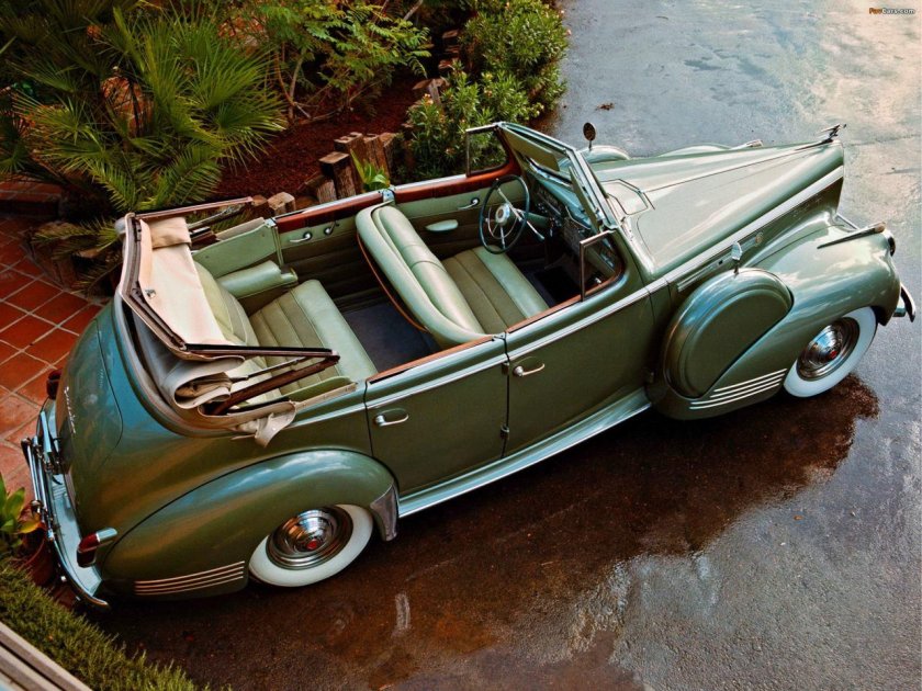 Packard 180 Convertible sedan 1942