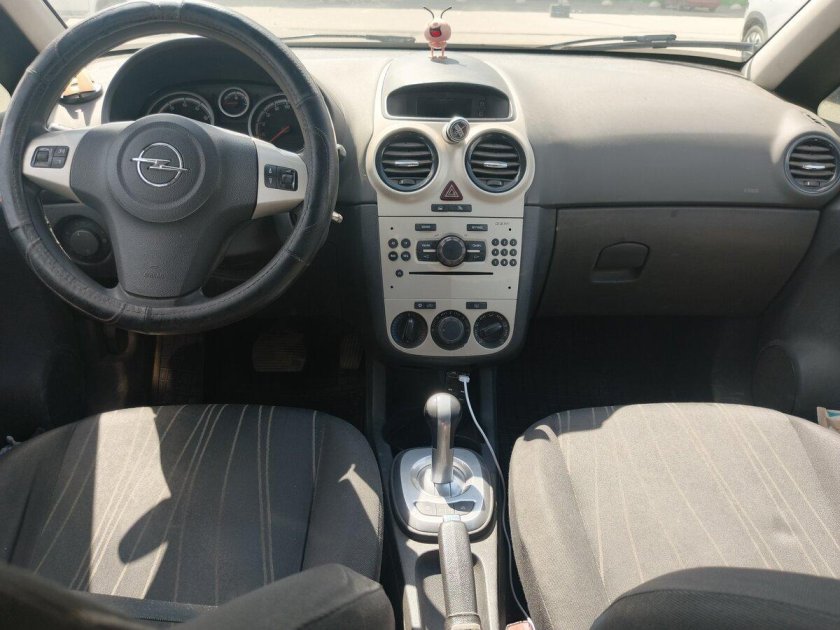 Опель корса 2007 1.2 механика