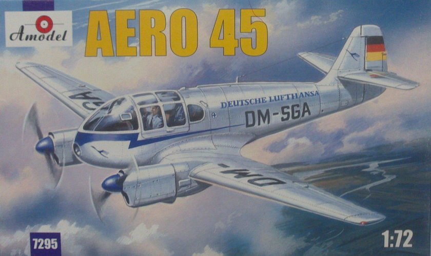 Самолет Аэро 45 модель
